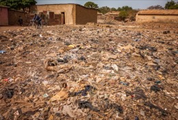 Afrique;Bénin;Kaleidos;Kaleidos-images;La-parole-à-limage;Ordures;Polution;Tarek-Charara;Pehonko