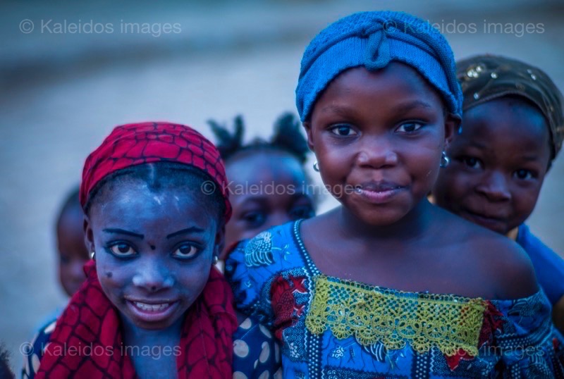 Africa;Benin;Children;Friendship;Friends;Girls;Kaleidos;Kaleidos images;La parole à l'image;Portraits;Tarek Charara