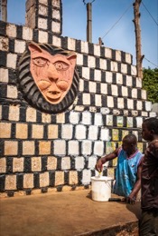 Africa;Benin;Kaleidos;Kaleidos-images;La-parole-Ã -limage;Paint;Painter;Kilir;Royal-Palace-of-Djougou;Tarek-Charara