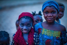 Africa;Benin;Children;Friendship;Friends;Girls;Kaleidos;Kaleidos-images;La-parole-Ã -limage;Portraits;Tarek-Charara