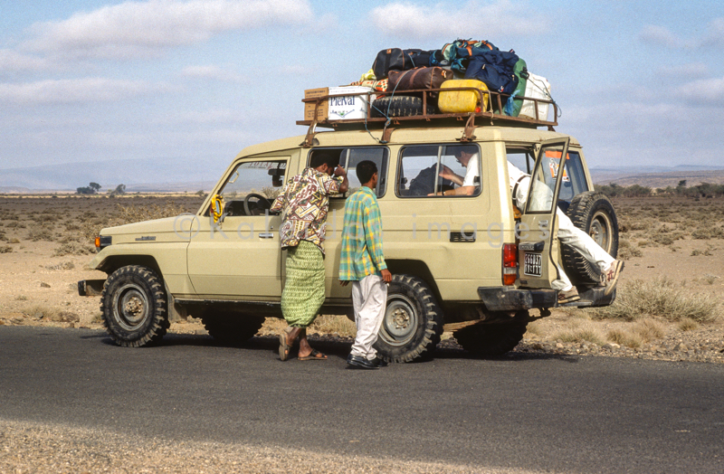 4x4;Adventure;Africa;Car;Cars;Desert;Deserts;Djibouti;Four wheel drive;Kaleidos;Kaleidos images;Landscapes;Tarek Charara;Tourism;Transport;Transportation;Transports