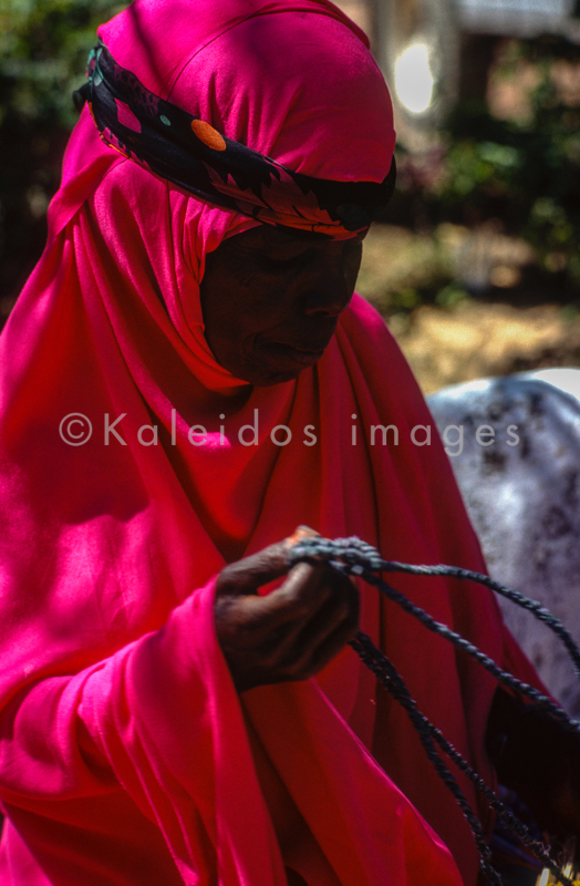 Afrique;Clan des Issas;Couleurs;Culture;Djibouti;Femme;Femmes;Gens;Issa;Issas;Kaleidos;Kaleidos images;Personnages;Personnes;Tarek Charara;Tradition;Traditionnel;Traditions