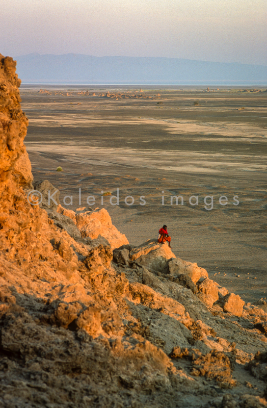 Africa;Djibouti;Kaleidos;Kaleidos images;Lake Abbe;Lake Abhe Bad;Landscapes;Tarek Charara:Man;Men;Red