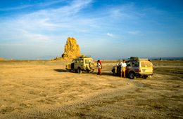 4x4;Adventure;Africa;Cars;Deserts;Djibouti;Four-wheel-drive;Kaleidos;Kaleidos-images;Lake-Abbe;Lake-Abhe-Bad;Landscapes;Tarek-Charara;Tourism;Transportation;Transports;Vehicles