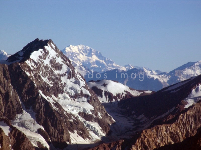 Montagnes;Chili;Cordillère des Andes;Vu d'avion;Vu du ciel;Vu d'en haut;Vue aérienne;Laurent Abad;Kaleidos images;La parole à l'image;Neige