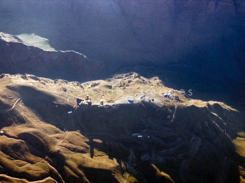 Montagnes;Chili;Cordillère des Andes;Vu d'avion;Vu du ciel;Vu d'en haut;Vue aérienne;Laurent Abad;Kaleidos images;La parole à l'image