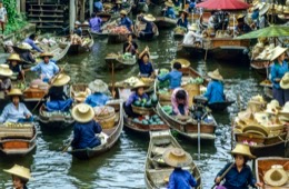 Boats;Canal;Damnoen-Saduak;Floating-markets;Kaleidos;Kaleidos-images;La-parole-à-limage;Markets;Merchants;Philippe-Guéry;Ratchaburi;Sampans;Street-Vendors;Thailand;Vendors