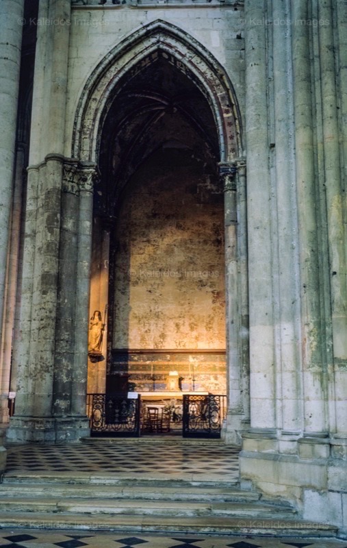 Altars;Architecture;Beauvais;Cathedrals;Catholic;Christianity;Christians;Churches;Cults;Gothic;Interiors;Kaleidos;Kaleidos images;La parole à l'image;Picardie;Places of worship;Tarek Charara;Oise
