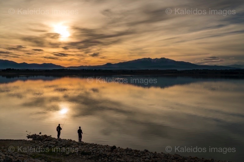 Canigou;Coucher de soleil;Coucher du soleil;France;Kaleidos;Kaleidos images;La parole à l'image;Lac de la Raho;Lac de Villeneuve-de-la-Raho;Lacs;Paysages;Pyrénées;Pyrénées-Orientales;Pêcheurs;Tarek Charara