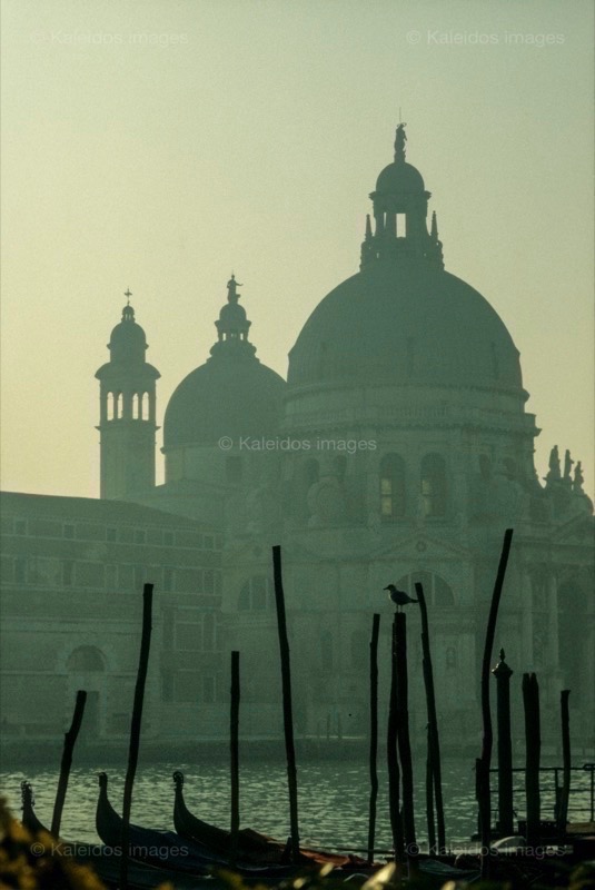 Baldassare Longhena;Christianity;Churches;Désirée Sadek;Gondolas;Italy;Kaleidos images;La parole à l'image;Places of worship;Venice