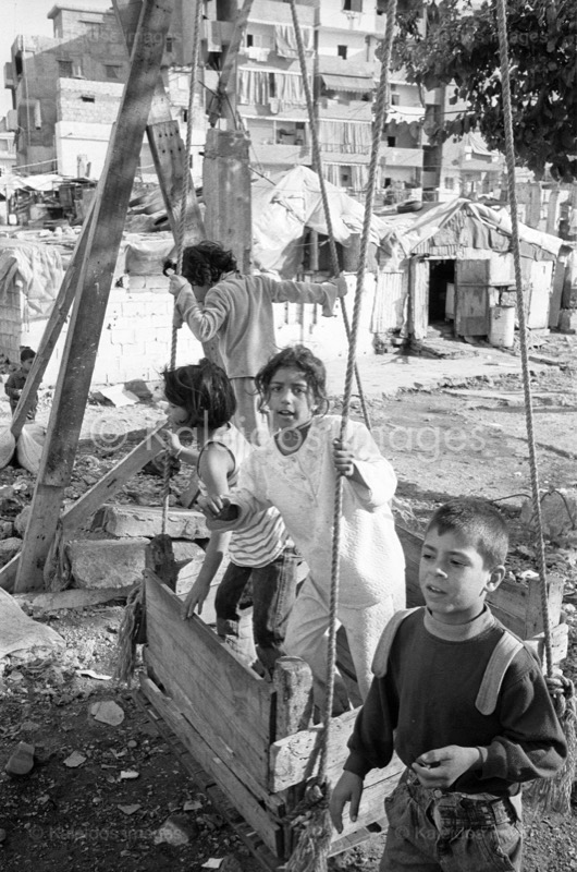 Children;Kaleidos images;Palestinian Refugees;Palestinians;Play;Refugee camps;Seesaws;Shanty Towns;Shatila;Tarek Charara