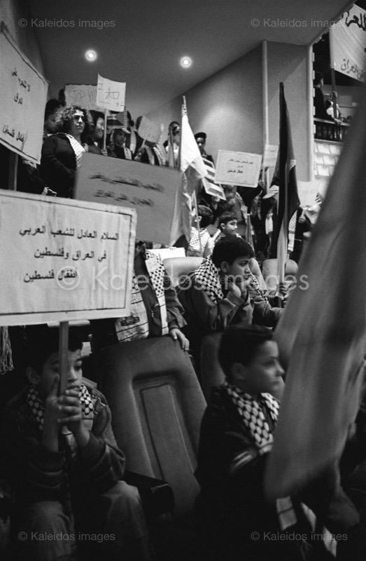 Boys;Children;Demonstrations;Kaleidos images;Keffiyeh;Palestinian Refugees;Palestinians;Shatila;Tarek Charara;Flags