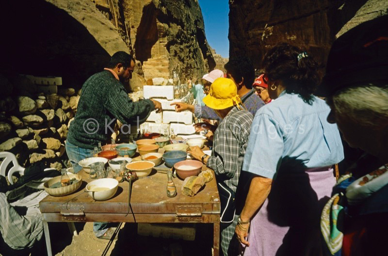 Tarek Charara;La parole à l'image;Kaleidos images;Tourists;Souvenirs;UNESCO;World Heritage;Petra;Jordan