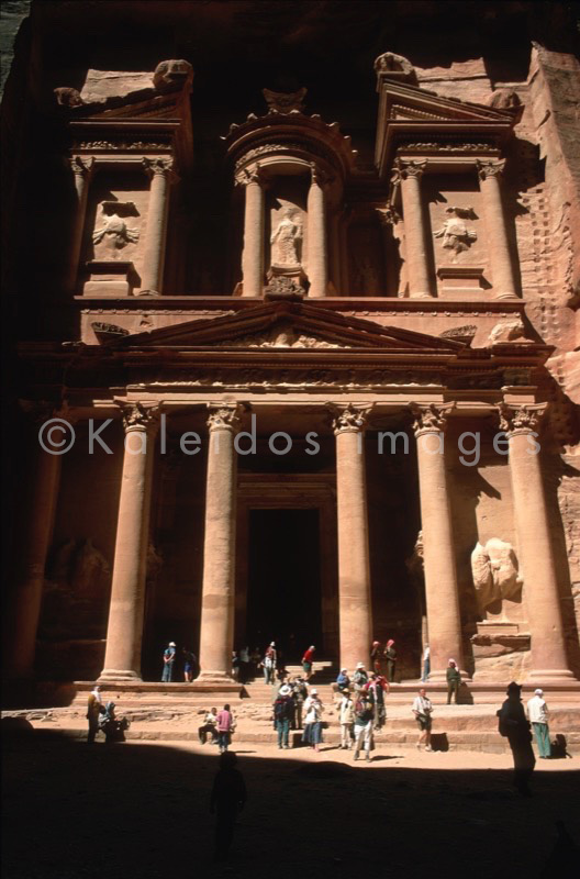 Tarek Charara;Kaleidos images;La parole à l'image;UNESCO;World Heritage;Graves;Tombs;History;Nabateans;Petra;Jordan;Khazneh;Al Khazneh