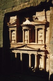 Tarek-Charara;Kaleidos-images;La-parole-à-limage;UNESCO;World-Heritage;Graves;Tombs;History;Nabateans;Petra;Jordan;Sunrise;Khazneh;Al-Khazneh