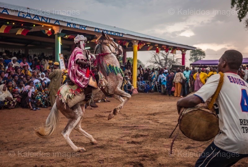 Africa;Benin;Drums;Gaani;Horseman;Horsemen;Horses;Kaleidos;Kaleidos images;La parole à l'image;Rachid Fousséni;Rachidou Fousséni;Riders;Tam-Tam;Tarek Charara;Dongola