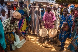 Africa;Benin;Dance;Gaani;Griots;Kaleidos;Kaleidos-images;Kilir;La-parole-Ã -limage;Royal-Palace-of-Djougou;Tam-Tam;Tarek-Charara;Traditions;Woman;Women