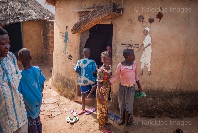 Afrique;Bénin;Enfants;Hommes;Kaleidos;Kaleidos images;Kilir;La parole à l'image;Palais Royal de Djougou;Palais royal de Kilir;Tarek Charara