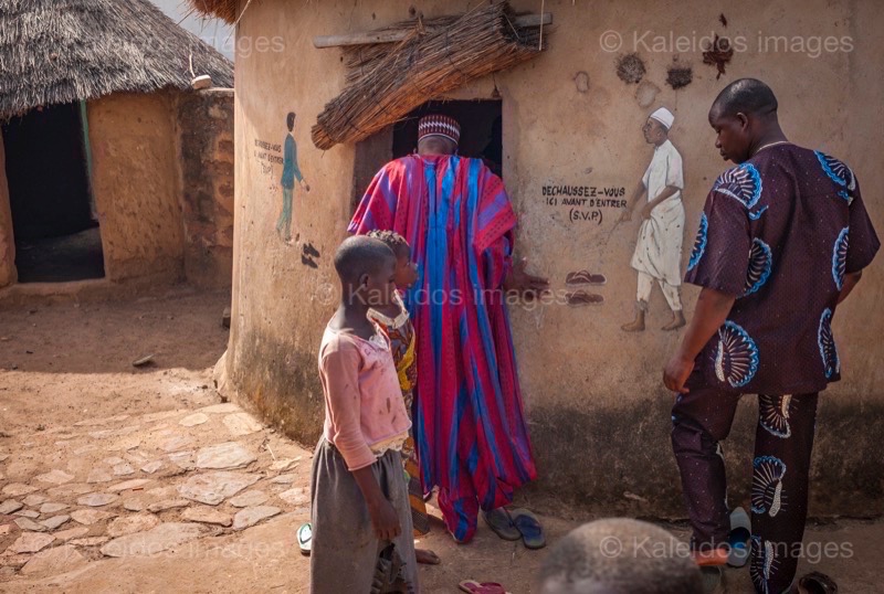 Afrique;Bénin;Enfants;Hommes;Kaleidos;Kaleidos images;Kilir;La parole à l'image;Palais Royal de Djougou;Palais royal de Kilir;Tarek Charara