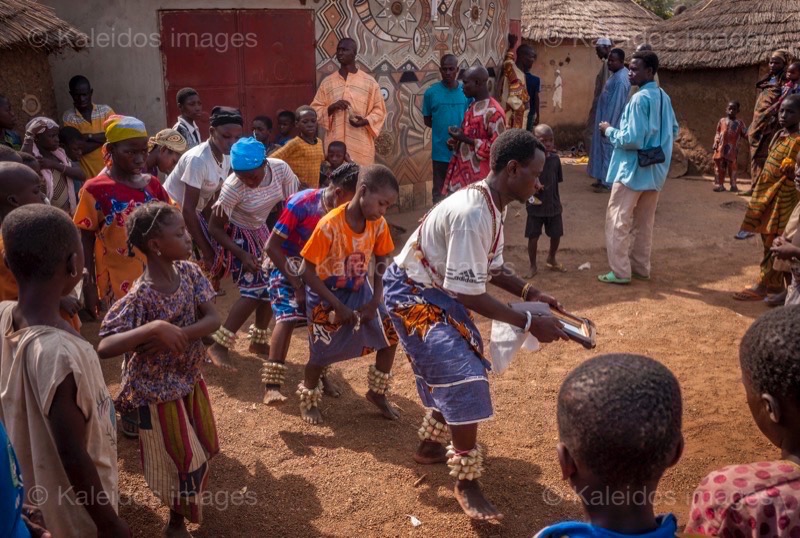 Africa;Benin;Dance;Kaleidos;Kaleidos images;Kilir;La parole à l'image;Royal Palace of Djougou;Tarek Charara;Traditions