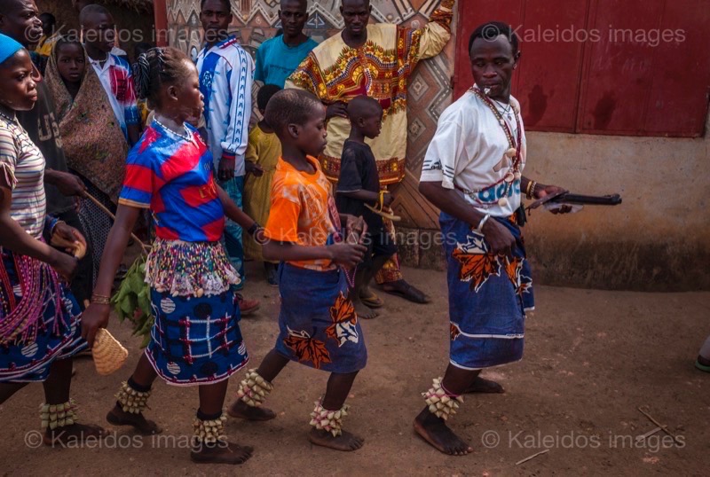 Afrique;Bénin;Danse;Kaleidos;Kaleidos images;La parole à l'image;Palais Royal de Djougou;Palais royal de Kilir;Tarek Charara;Traditions