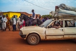 Africa;Automobiles;Benin;Bush-taxi;Cars;Horses;Kaleidos;Kaleidos-images;La-parole-à-limage;Riders;Tarek-Charara;Vehicles