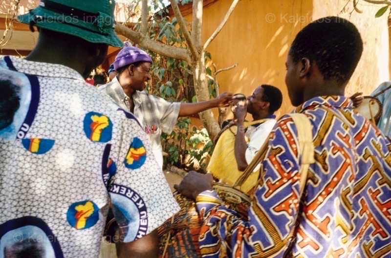 Africa;Afrique;Baatonbou;Baatonou;Bariba;Benin;Bénin;Dance;Dancer;Drums;Hommes;Kaleidos;Kaleidos images;La parole à l'image;Man;Men;Music;Musique;Tam Tam;Tambours;Tams Tams;Tarek Charara