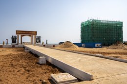 Gate-of-No-Return;Ouidah;Djègbadji;Benin;West-Africa;Slave-trade;Slavery;Memory;Heritage;UNESCO;Slave-Route;Memorial-monument;Voodoo;Dahomey;Atlantic-Ocean;African-diaspora;Colonial-history;Commemoration;Building-site;Heritage-transformation;Yves-Ahouangnimon;Fortuné-Bandeira;Dominique-Kouas-Gnonnou;Yves-Kpede;Sculpture;Bas-relief;Monumental-architecture;Egungun;Tarek-Charara;Kaleidos;Kaleidos-images;La-parole-à-limage