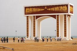 Gate-of-No-Return;New-Gate-of-No-Return;Ouidah;Djègbadji;Benin;West-Africa;Slave-trade;Slavery;Memory;Heritage;UNESCO;Slave-Route;Memorial-monument;Voodoo;Tree-of-Return;Dahomey;Atlantic-Ocean;African-diaspora;Colonial-history;Commemoration;Vodun-Days;Fortuné-Bandeira;Beninese-sculptor;Bas-relief;Monumental-architecture;Concrete;Esplanade;La-Marina;Tarek-Charara;Kaleidos;Kaleidos-images;La-parole-à-limage