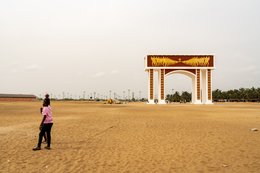 Gate-of-No-Return;New-Gate-of-No-Return;Ouidah;Djègbadji;Benin;West-Africa;Slave-trade;Slavery;Memory;Heritage;UNESCO;Slave-Route;Memorial-monument;Voodoo;Tree-of-Return;Dahomey;Atlantic-Ocean;African-diaspora;Colonial-history;Commemoration;Vodun-Days;Fortuné-Bandeira;Beninese-sculptor;Bas-relief;Monumental-architecture;Concrete;Esplanade;La-Marina;Tarek-Charara;Kaleidos;Kaleidos-images;La-parole-à-limage