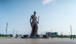 Amazone;-Amazones-du-Dahomey;-Bénin;-Boulevard-de-la-Marina;-Bronze;-Cotonou;-Esplanade-des-Amazones;-Kaleidos;-Kaleidos-images;-La-parole-à-limage;-Li-Xiangqun;-Littoral;-Monument;-Patrice-Talon;-Royaume-du-Dahomey;-Sculpture;-Statue;-Stories-Pictures;-Tarek-Charara