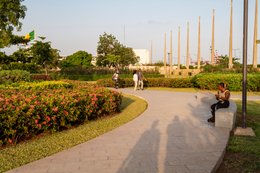 Banc;-Bénin;-Boulevard-de-la-Marina;-Cotonou;-Fleurs;-Jardin-de-lAmazone;-Kaleidos;-Kaleidos-images;-La-parole-à-limage;-Stories-Pictures;-Tarek-Charara