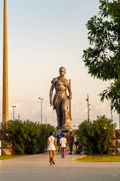 Amazon-Monument;-Benin;-Boulevard-de-la-Marina;-Cotonou;-Jardin-de-lAmazone;-Kaleidos;-Kaleidos-images;-La-parole-à-limage;-Statue;-Stories-Pictures;-Tarek-Charara
