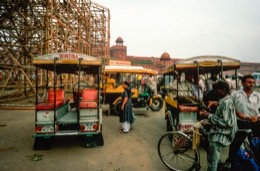 Delhi;Fort-rouge;Inde;Kaleidos;Kaleidos-images;La-parole-à-limage;Lal-Qilah;New-Delhi;Palais-fort-de-Shahjahanabad;Patrimoine-Mondial;Patrimoine-de-lHumanité;Tarek-Charara;Trafic;UNESCO