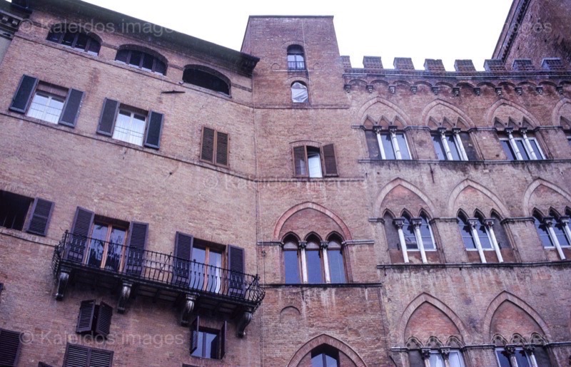Architecture;Italie;Italy;Kaleidos;Kaleidos images;La parole à l'image;Philippe Guery;Pluie;Rain;Siena;Sienne