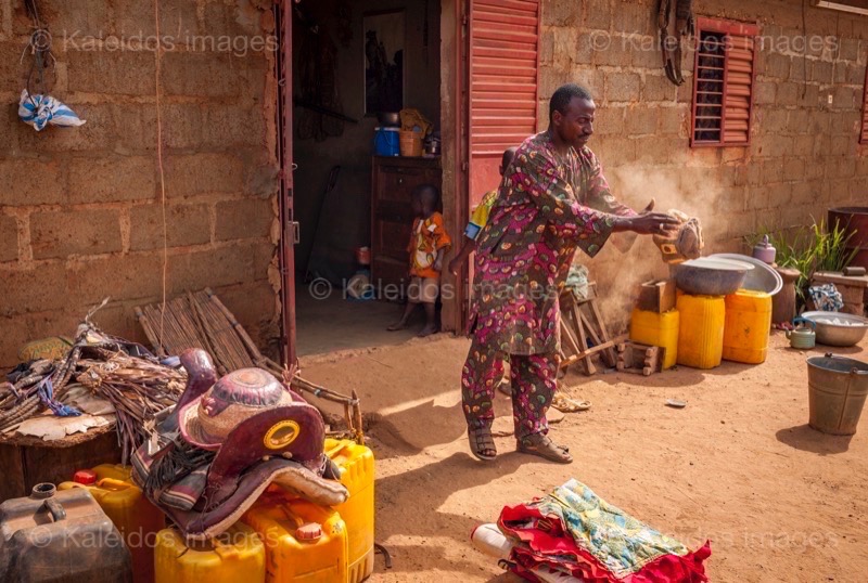 Africa;Benin;Kaleidos;Kaleidos images;La parole à l'image;Man;Men;Moussa Atta;Tarek Charara;Pehonko
