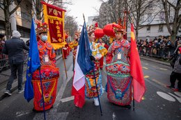 13th-arrondissement;-Banner;-Chinatown;-Chinese-characters;-Chinese-culture;-Chinese-flag;-Chinese-New-Year;-Costumes;-European-flag;-Face-mask;-Flags;-France;-French-flag;-Kaleidos;-Kaleidos-images;-La-parole-à-limage;-Lunar-New-Year;-Parade;-Paris;-Participants;-Red-lantern;-Stories-Pictures;-Tarek-Charara;-Traditional-festival;-Water-Rabbit;-Year-of-the-Rabbit