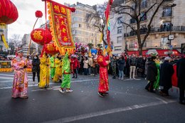 13th-arrondissement;-Associations;-Banner;-Chinatown;-Chinese-characters;-Chinese-culture;-Chinese-New-Year;-Colourful-costumes;-France;-Kaleidos;-Kaleidos-images;-La-parole-à-limage;-Lunar-New-Year;-Parade;-Paris;-Participants;-Red-lanterns;-Spectators;-Stories-Pictures;-Tarek-Charara;-Traditional-festival;-Water-Rabbit;-Year-of-the-Rabbit