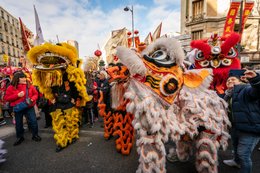 13th-arrondissement;-Banners;-Chinatown;-Chinese-culture;-Chinese-New-Year;-Dancers;-Evil-spirits;-France;-Good-luck-charm;-Kaleidos;-Kaleidos-images;-La-parole-à-limage;-Lion-dance;-Lions;-Lunar-New-Year;-Orange-lion;-Parade;-Paris;-Photographers;-Red-lion;-Smartphones;-Spectators;-Stories-Pictures;-Tarek-Charara;-Traditional-costumes;-Traditional-festival;-Water-Rabbit;-White-lion;-Year-of-the-Rabbit;-Yellow-lion