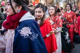 13th-arrondissement;-Associations;-Chinatown;-Chinese-culture;-Chinese-New-Year;-Embroidery;-France;-Hanfu;-Kaleidos;-Kaleidos-images;-La-parole-à-limage;-Lunar-New-Year;-Parade;-Paris;-Participants;-Red-cape;-Stories-Pictures;-Tarek-Charara;-Traditional-costumes;-Traditional-festival;-Water-Rabbit;-White-flowers;-Year-of-the-Rabbit;-Young-women
